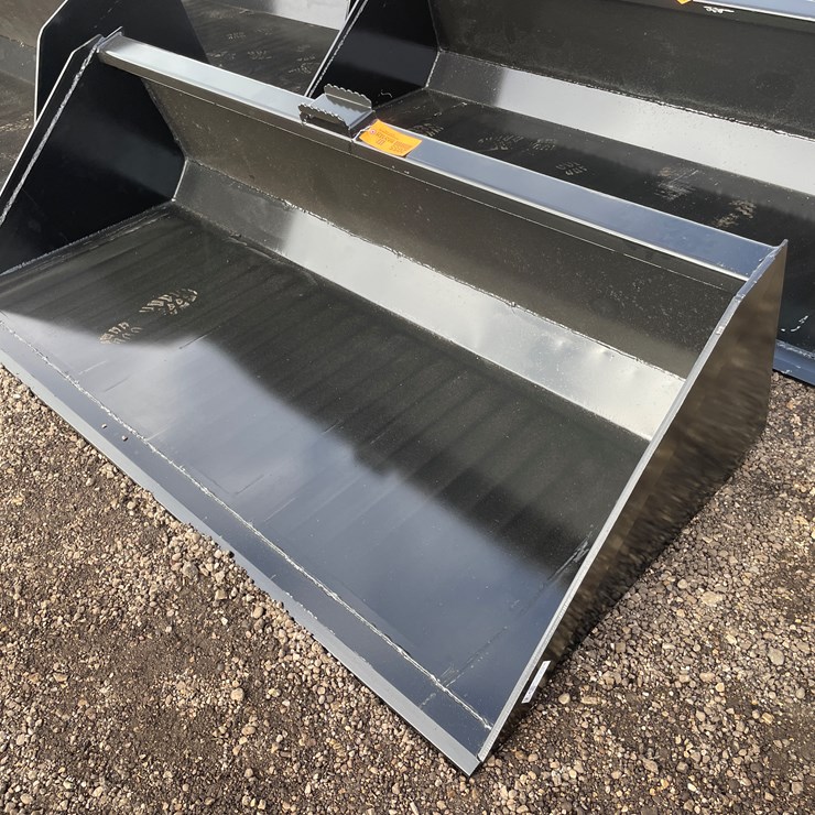 #2055 • 78" Bucket With Single Blade