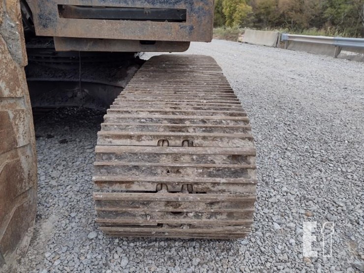 2015-volvo-ec220e-lr-image-44