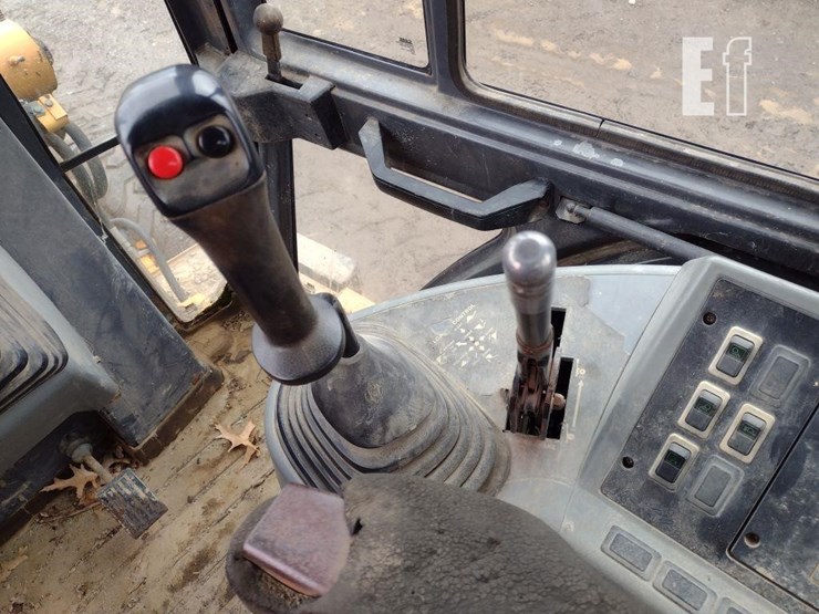 2002-case-580sl-image-8