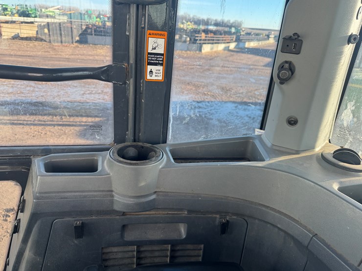 2020-deere-624l-image-28