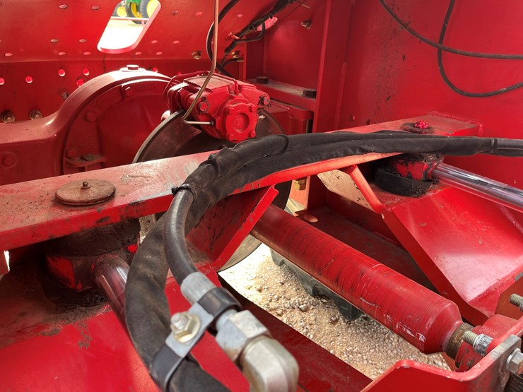 2009-versatile-435-image-14