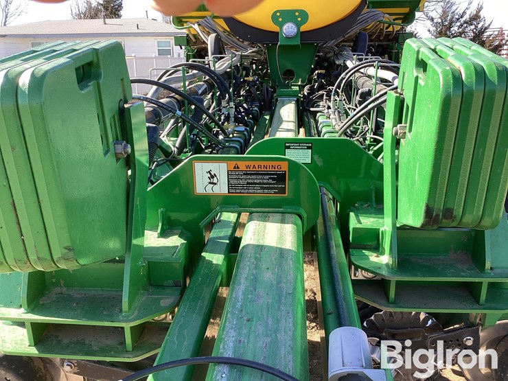 2014-john-deere-1775nt-image-9
