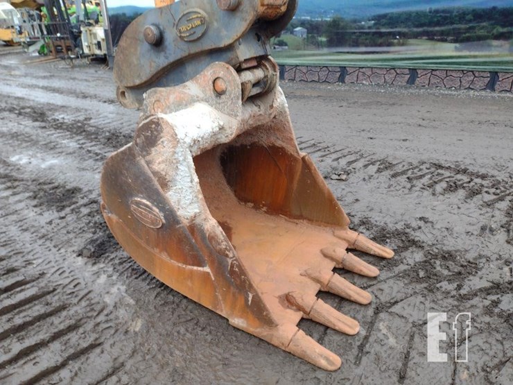 2017-case-cx210d-image-18