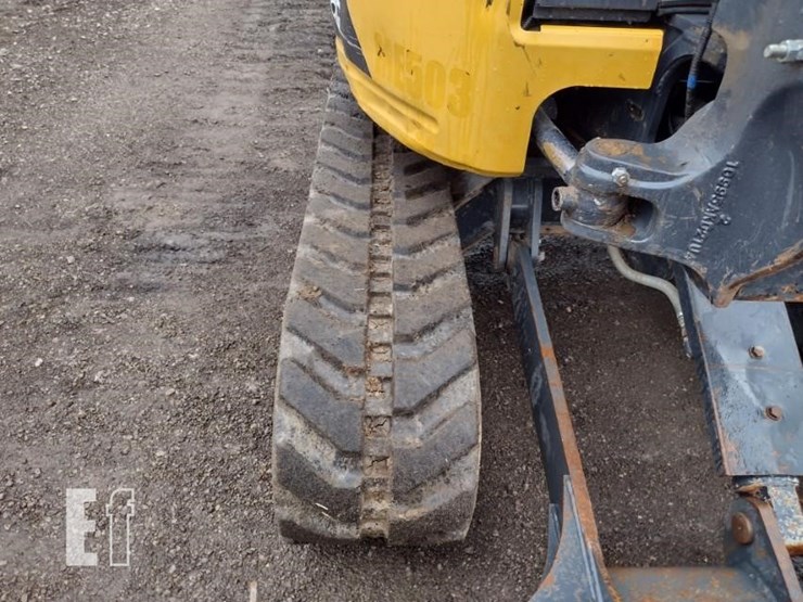 2022-deere-26g-image-41