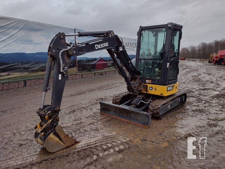 2023-deere-30g-image-47