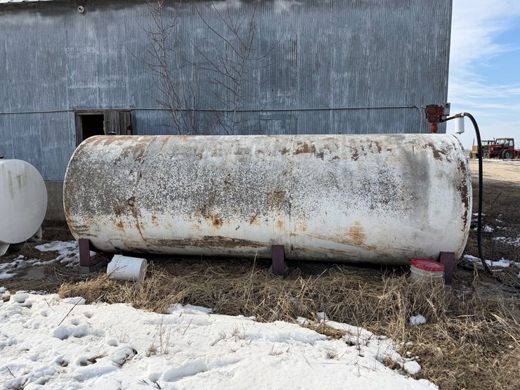 #1055-•-fuel-tank-image-2