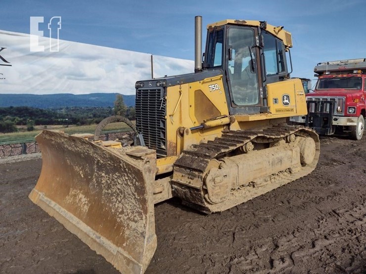 2008-deere-750j-lt-image-42