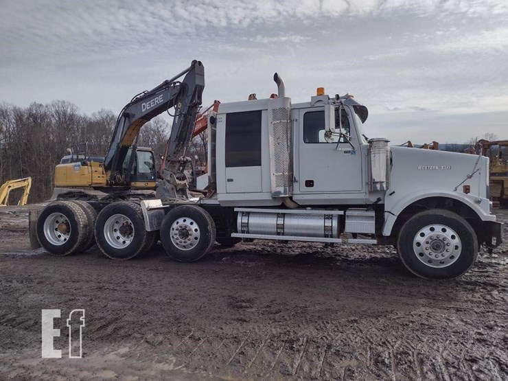 2005-western-star-4900fa-image-3