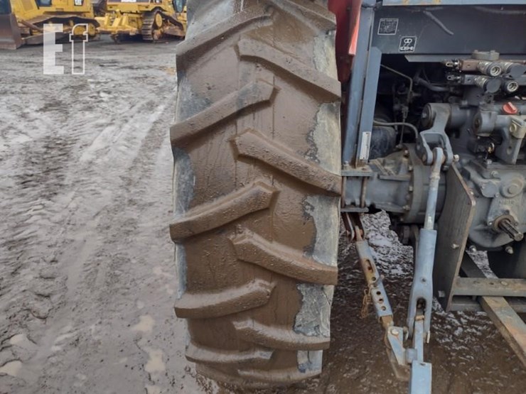 10-kubota-m108-tractor-image-18