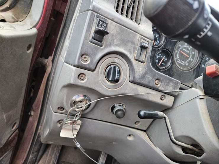 2000-caterpillar-c13-image-45