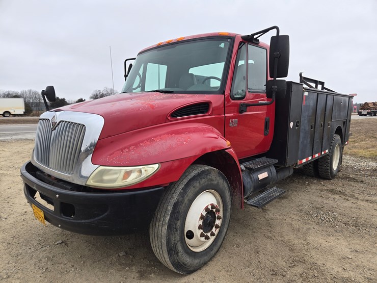2007-international-durastar-4300-image-2