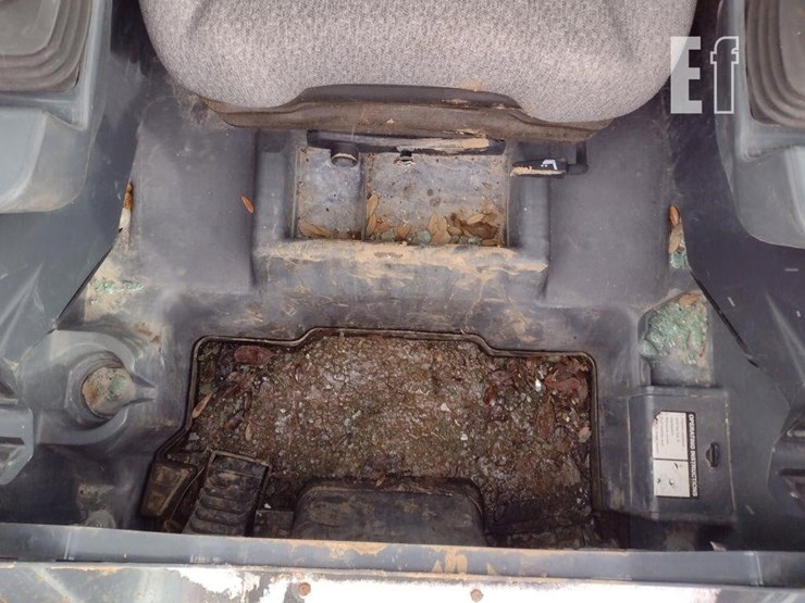 2021-deere-325g-image-12