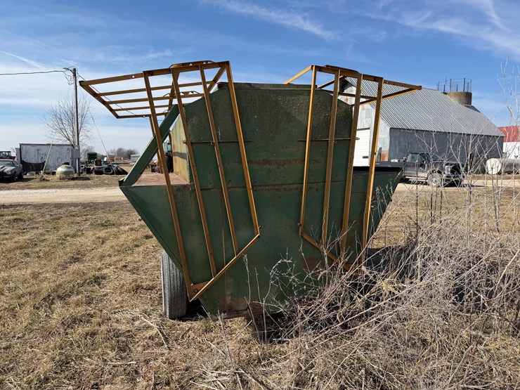 #1073-•-calf-creep-feeder-image-4