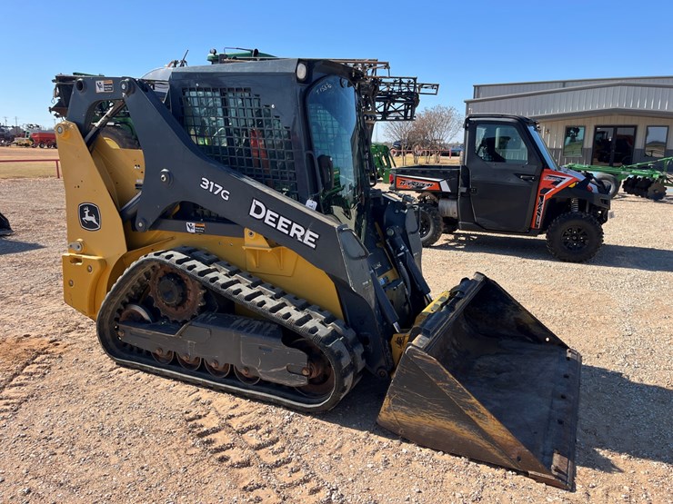 2019-deere-317g-image-6