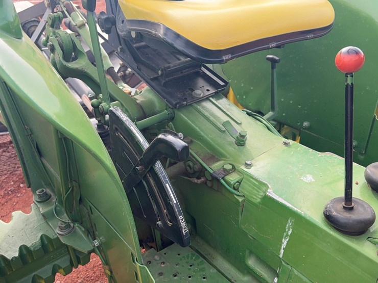 john-deere-830-image-7