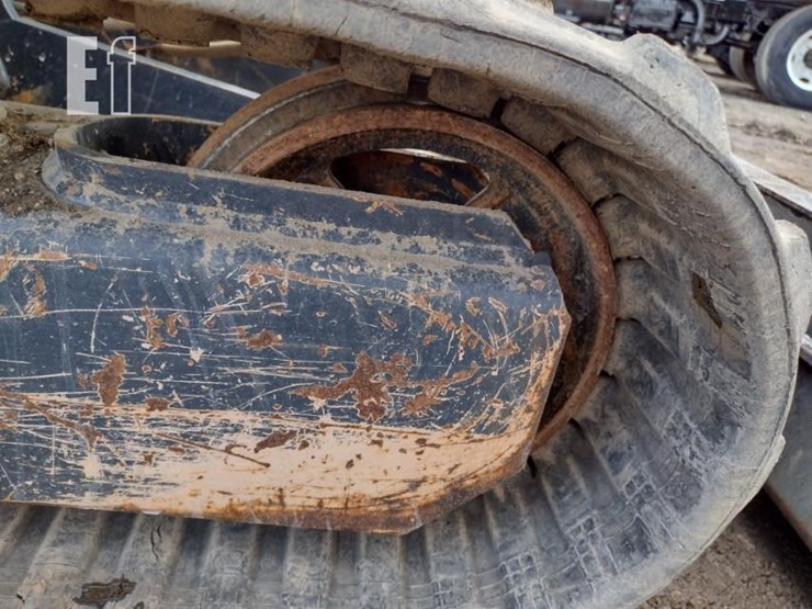 2022-deere-26g-image-31