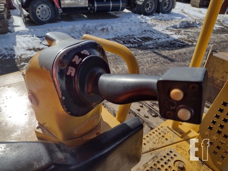 2003-caterpillar-d6n-xl-image-10