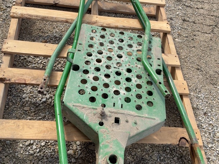 ladder-platform-for-jd-9550-combine-image-1