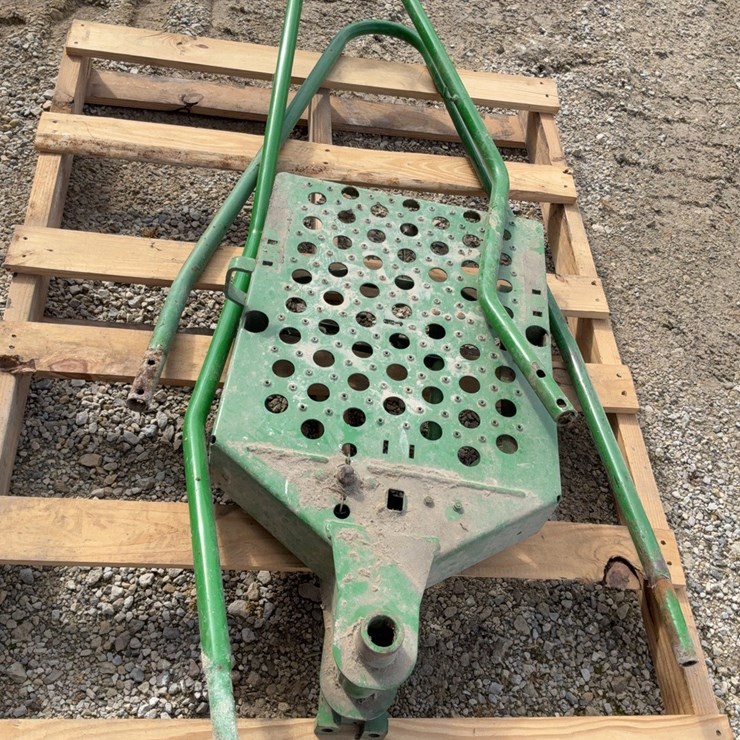 Ladder platform for JD 9550 combine