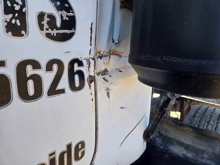 1999-mack-rd690s-image-111