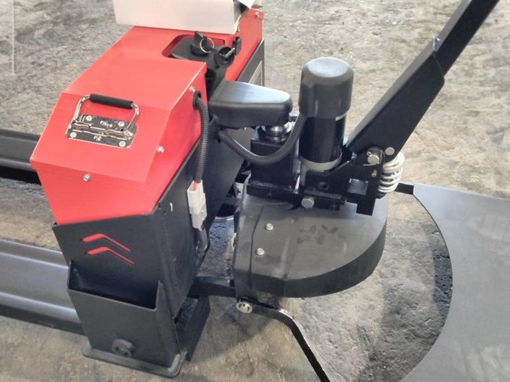 #153-•-motorized-pallet-jack-image-3