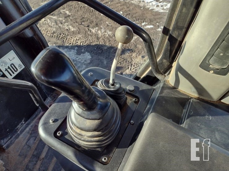 2005-caterpillar-963c-image-9