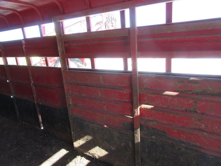 #8958-•-1991-travalong-gooseneck-livestock-trailer-(has-wi-title)-image-15