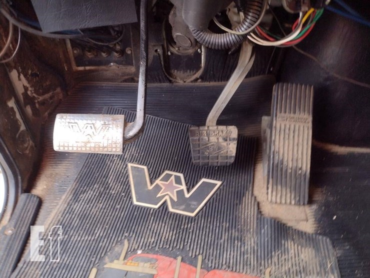 2005-western-star-4900fa-image-12