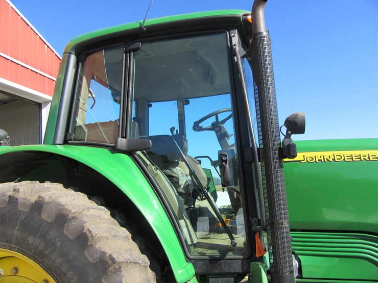 john-deere-7520-image-28