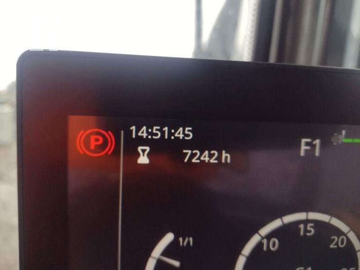 2019-deere-324l-image-6