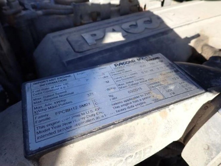 2016-peterbilt-567-image-35