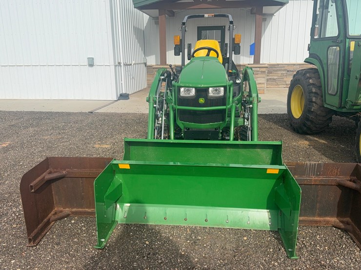 2022-john-deere-1025r-image-7
