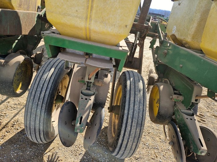 john-deere-7000-image-37