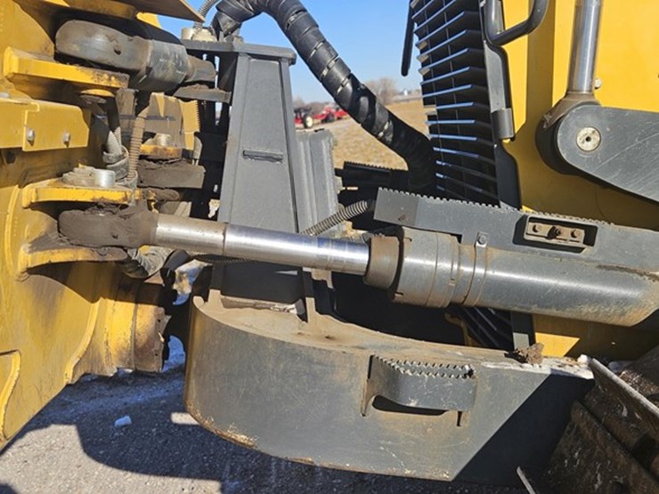 2020-deere-850l-wlt-image-24