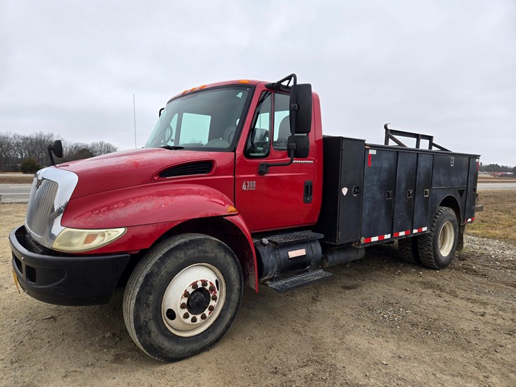 2007-international-durastar-4300-image-3