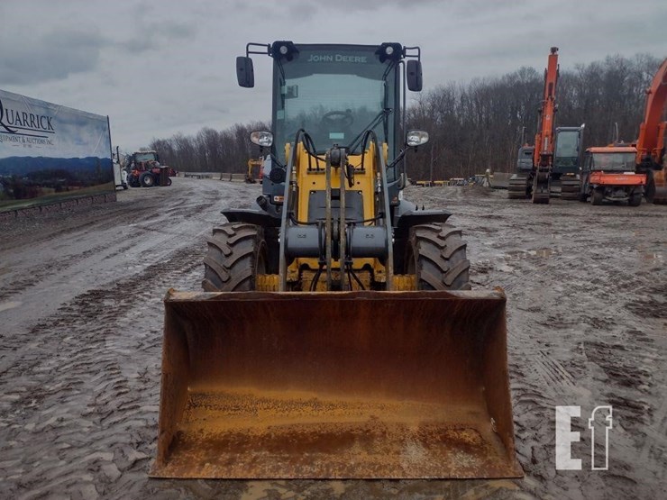 2019-deere-324l-image-2