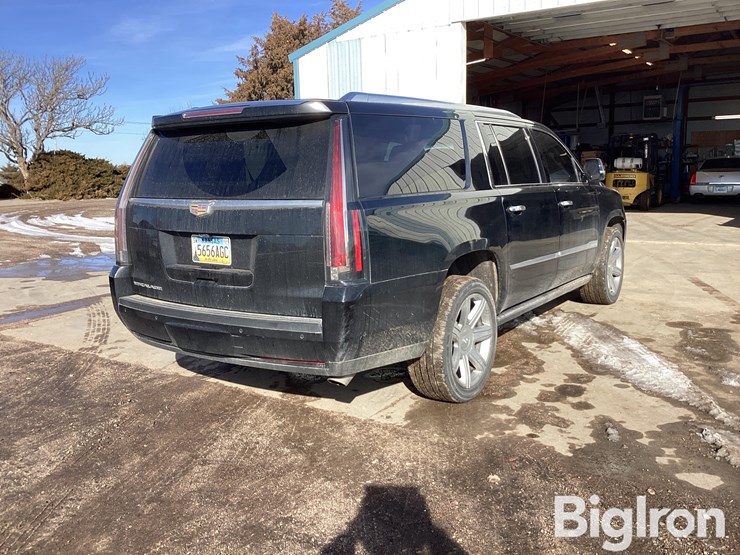 2019-cadillac-escalade-esv-image-5