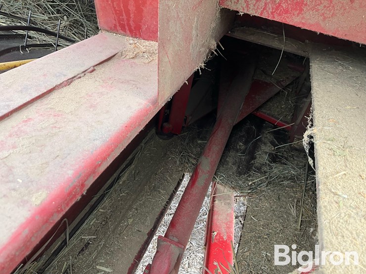 new-holland-271-image-11