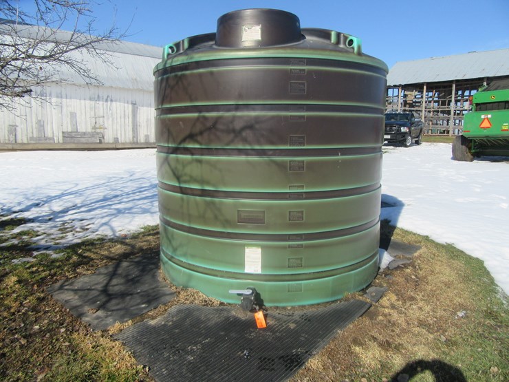 #8978-•-enduraplas-2,000-gallon-poly-tank-image-1