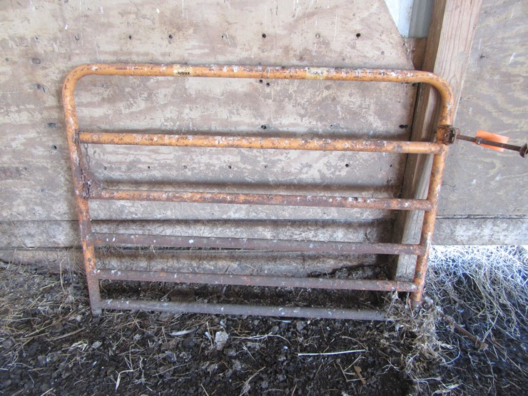 #8977-•-sioux-5'-gate-image-1