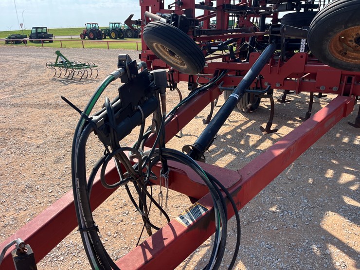 #t15435-•-2010-case-200-cultivator-image-2