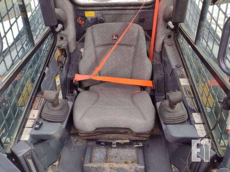 2021-deere-325g-image-11