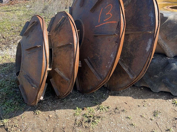 john-deere-5045e-getty-steel-wheels-image-1