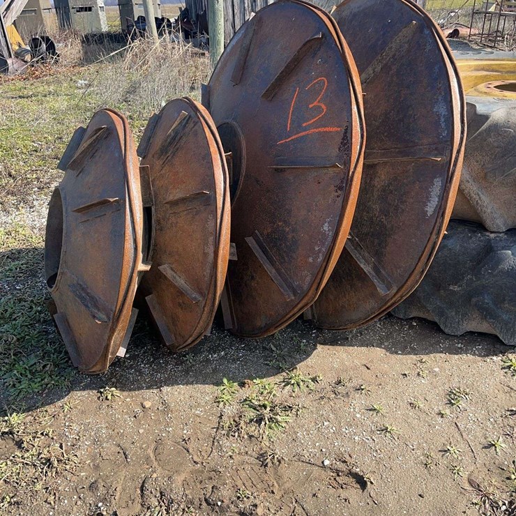 John Deere 5045E Getty Steel Wheels