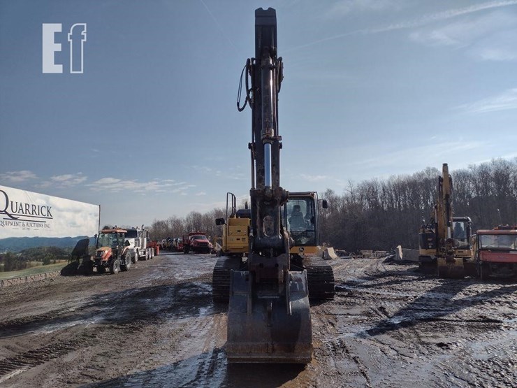 2020-deere-350g-lc-image-2