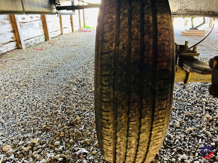 2011-keystone-hornet-platinum-31rbds-t/a-camper-trailer-image-55