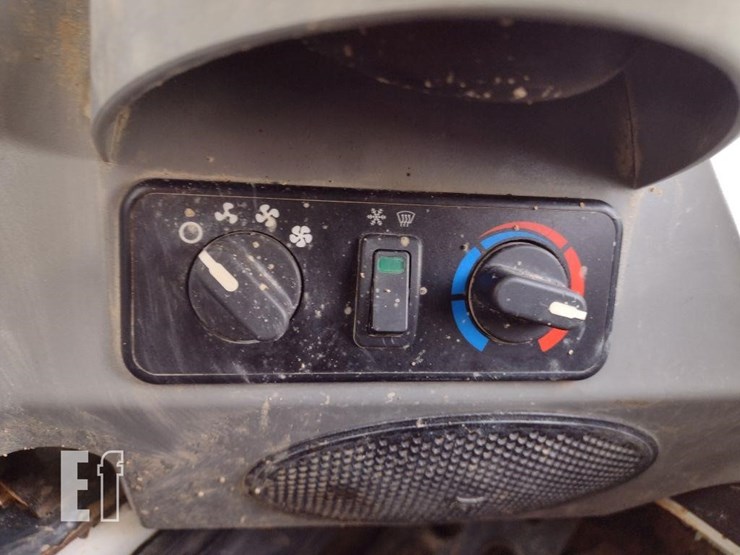 2014-bobcat-t750-image-11