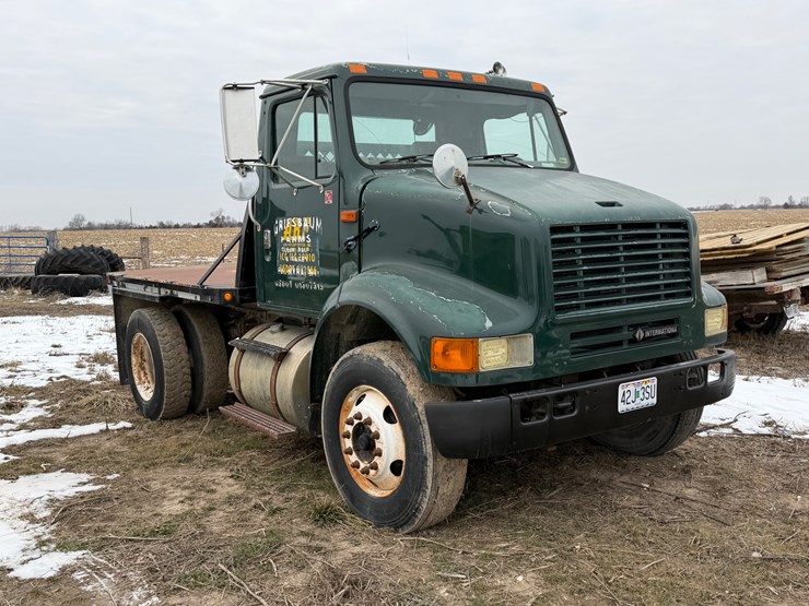 1999-international-8100-image-3