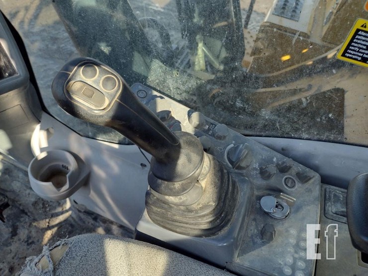 2020-deere-350g-lc-image-8