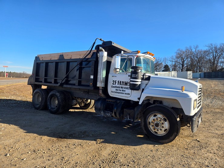 1999-mack-rd690s-image-26